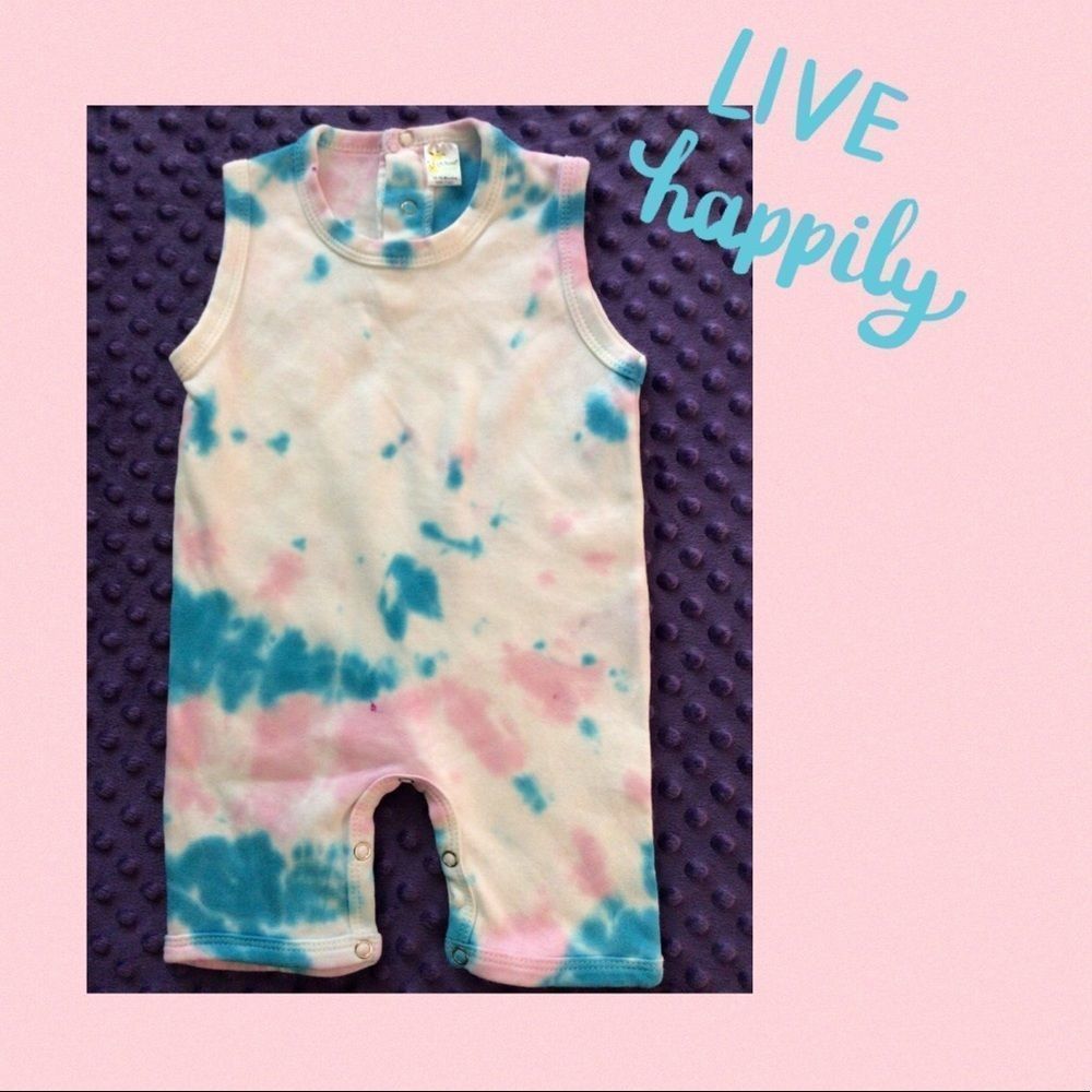 𝅺🏖individually hand tie dyed infant tank onesie